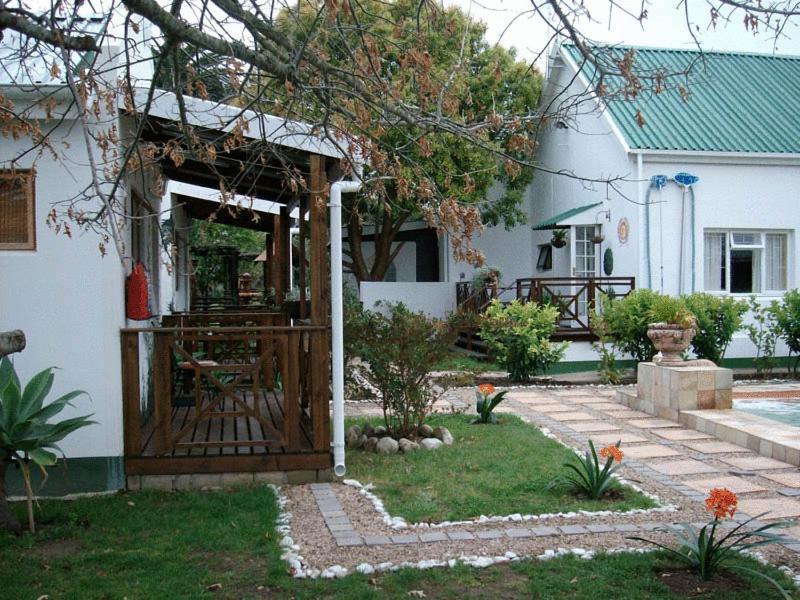 Alpine Inn Джордж Стая снимка