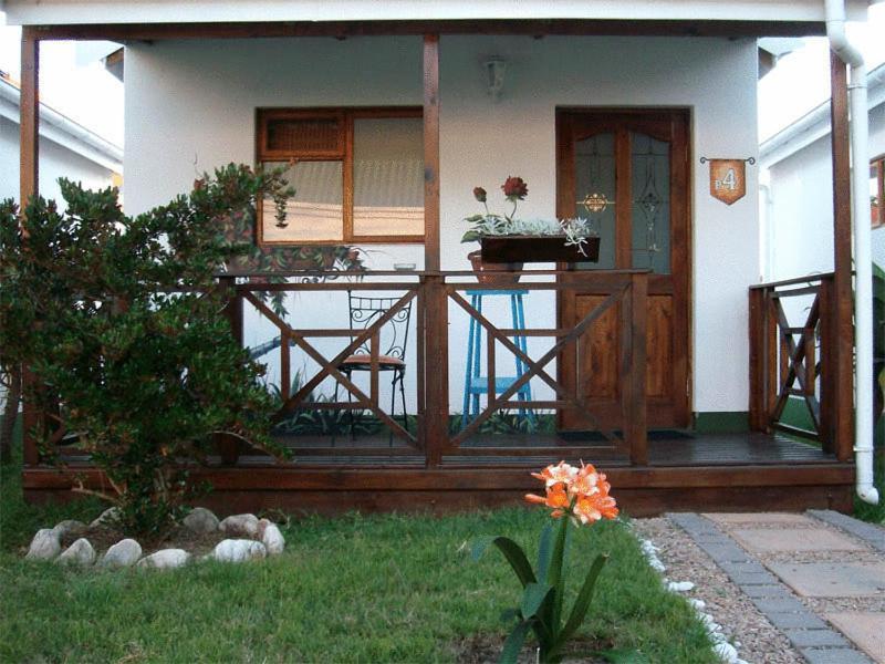 Alpine Inn Джордж Екстериор снимка